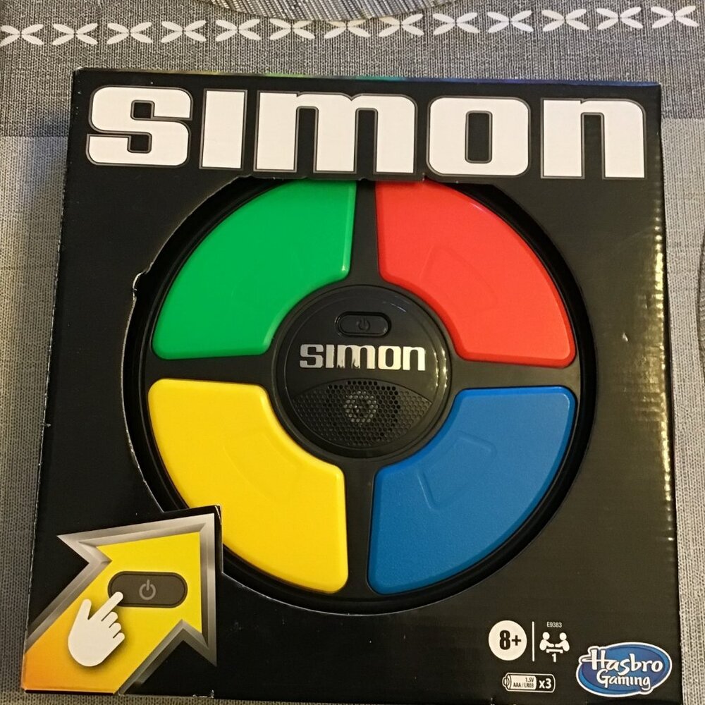 Classic Simon Electronic Memory Game W/Lights and Sounds--Ages 8 and up